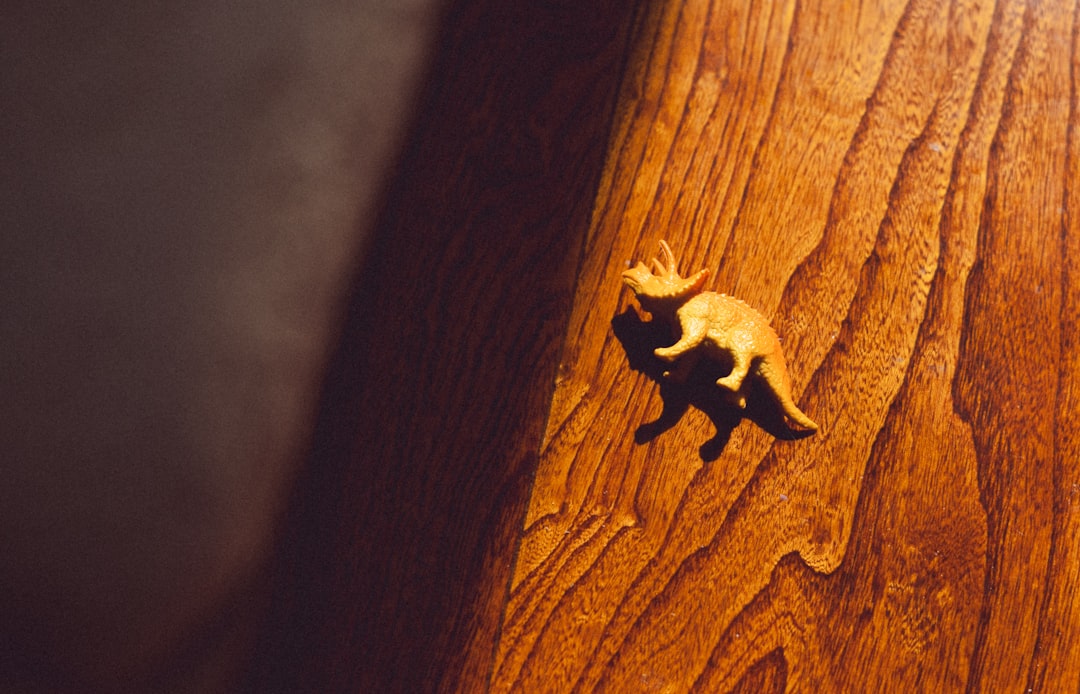 Mimpi Dinosaurus: Pertanda Kekuatan Purba, Perubahan Besar, dan Jejak Leluhur