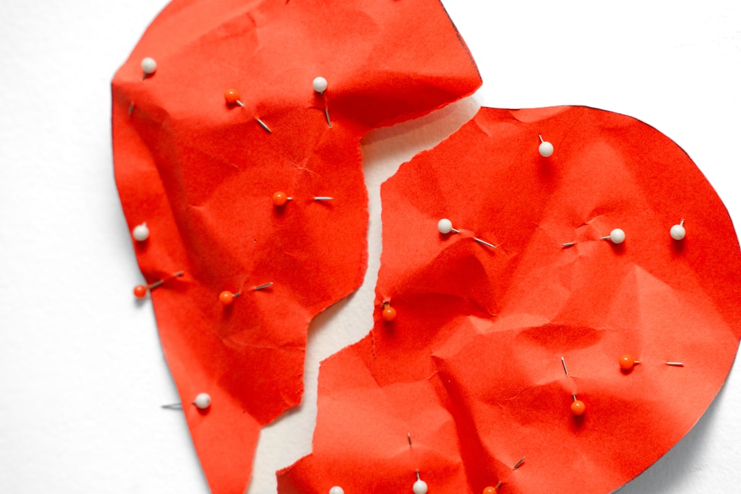 Mimpi Perceraian: Antara Firasat, Psikologi, dan Kearifan Leluhur