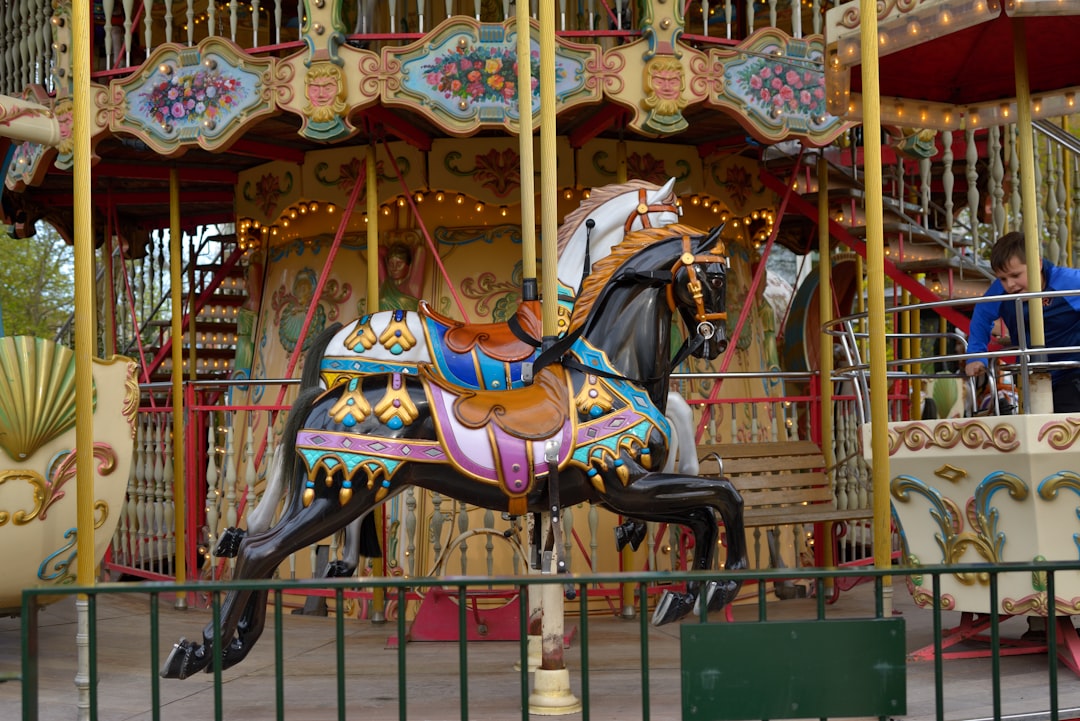 Memahami Mimpi Bertemu Mantan: Perpaduan Primbon Jawa, Islam Nusantara, dan Psikologi Modern