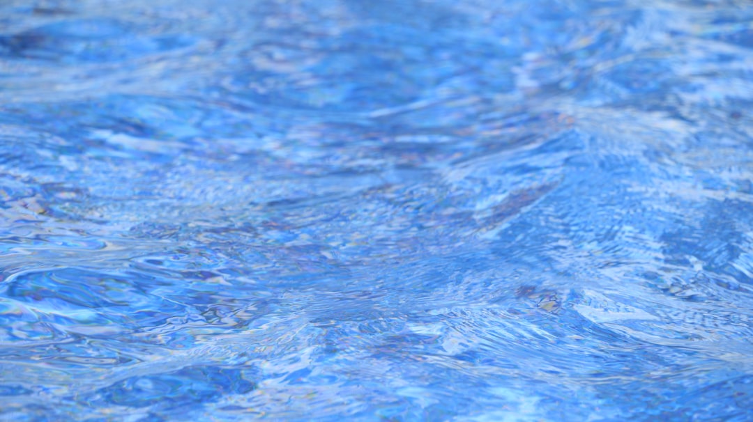 Mimpi Berenang: Makna Mendalam dari Primbon Jawa, Islam Nusantara, dan Psikologi