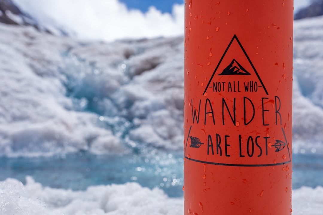 Mimpi Tersesat: Jejak Primbon, Cahaya Islam, dan Psikologi di Balik Kebingungan